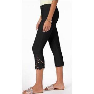 NWOT International Concepts INC Black Lace-hem Capri Pants 127551